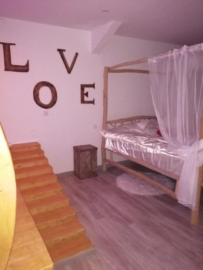Le Reve De Lily Bed and Breakfast Les Vignères Buitenkant foto